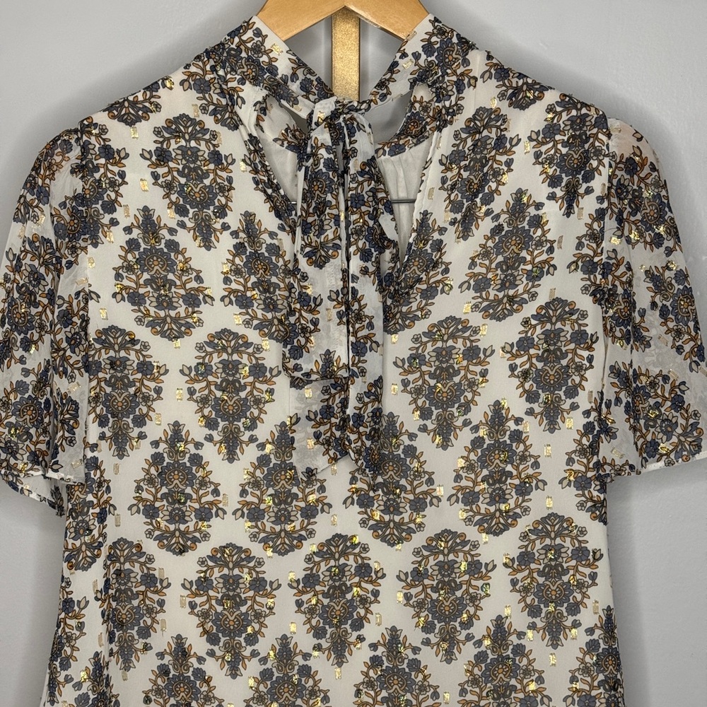 Flowy Patterned Blouse - image 4